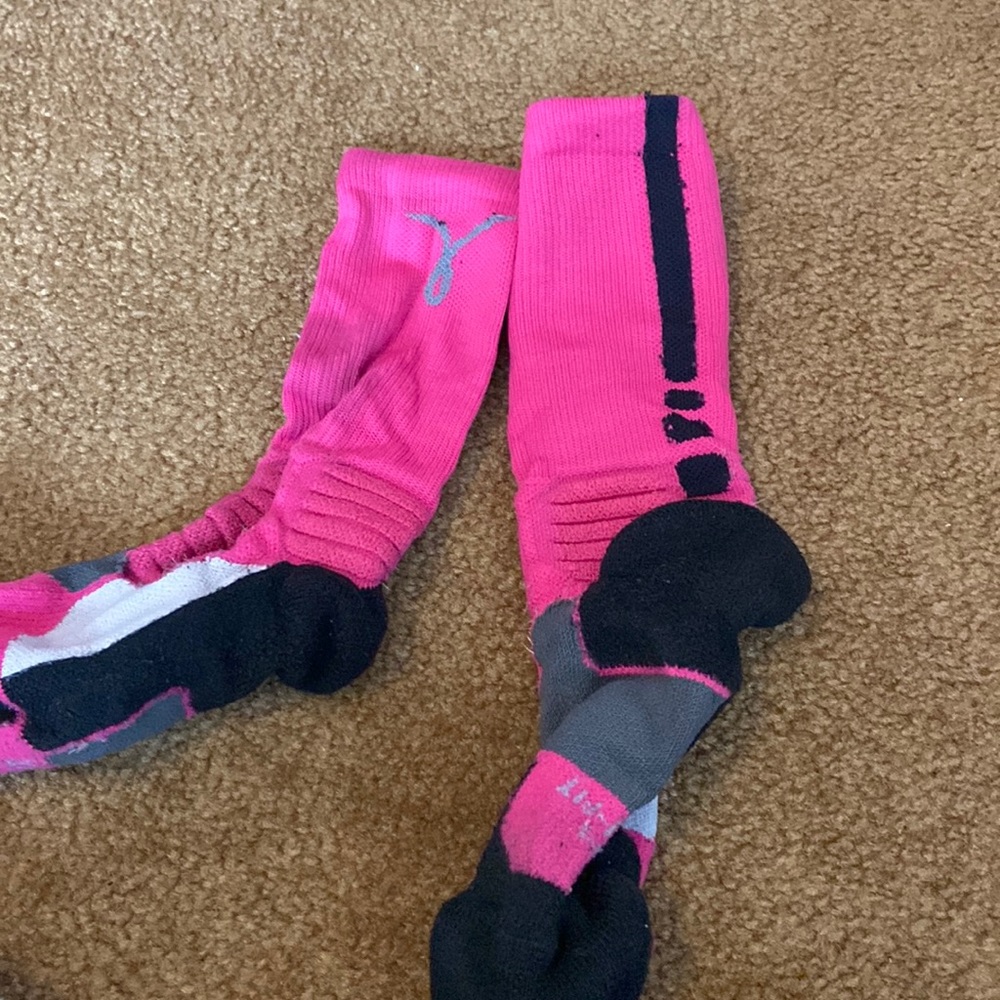 nike elite breast cancer socks
